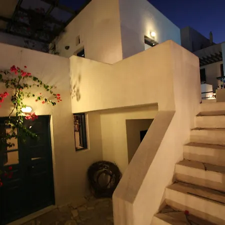 מלון Oia's Sunset 2*